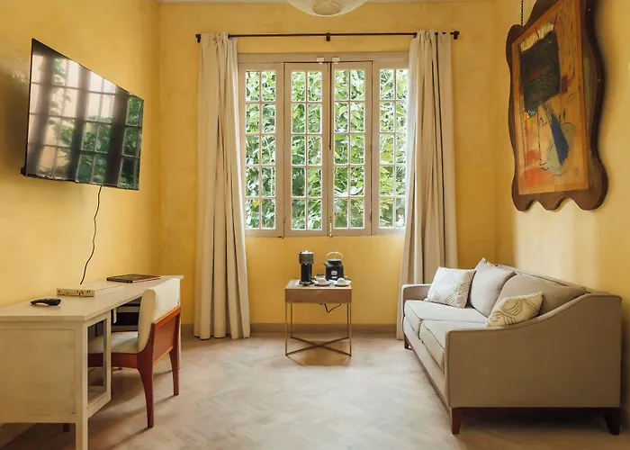 Maison Du Comte Hotel
